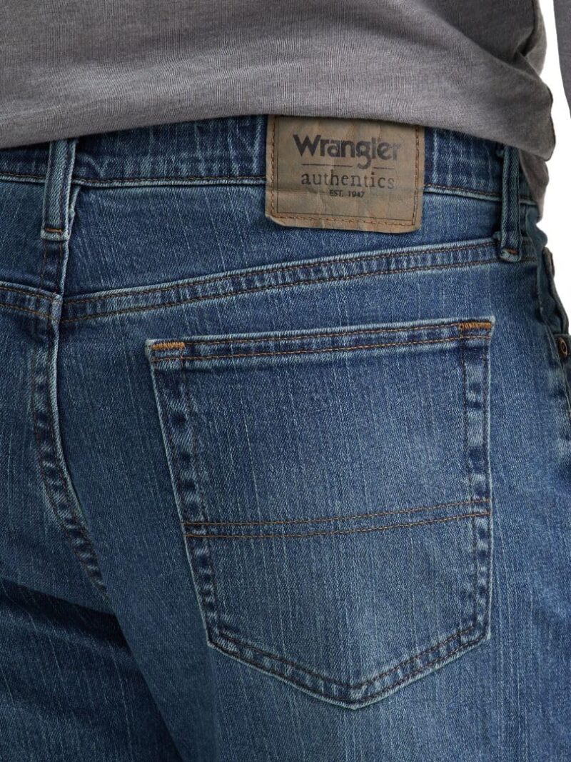 Comfort Meets Style: A Review of Wrangler Men's Regular Fit Jeans