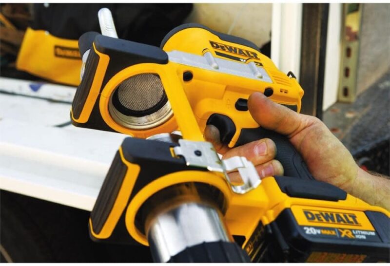 DEWALT 20V MAX Cordless Grease Gun