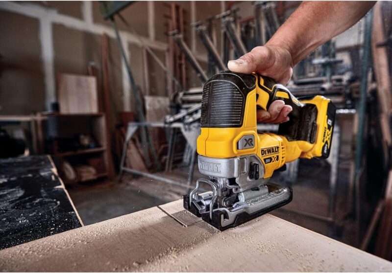 Power and Precision: A Review of the DEWALT 20V MAX XR Jig Saw