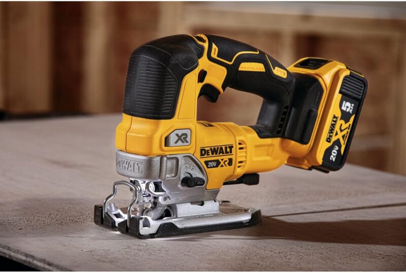 Power and Precision: A Review of the DEWALT 20V MAX XR Jig Saw