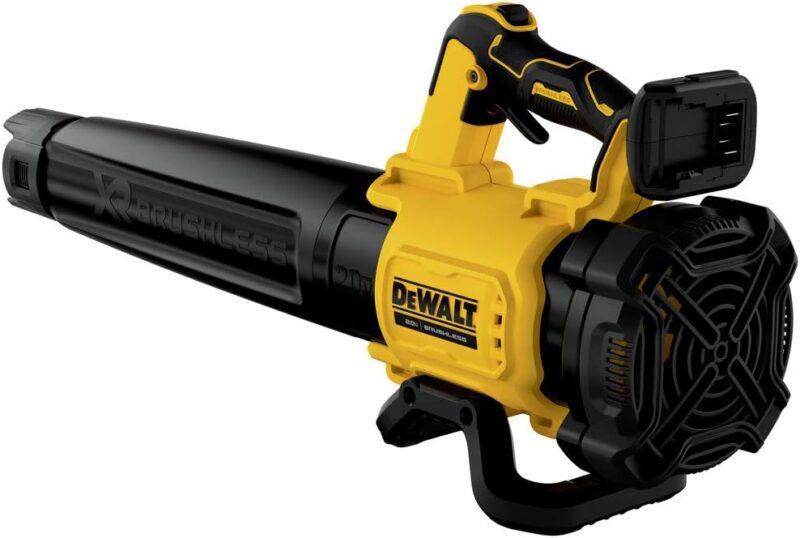 Powerful Efficiency: A Review of the DEWALT 20V MAX* XR Leaf Blower