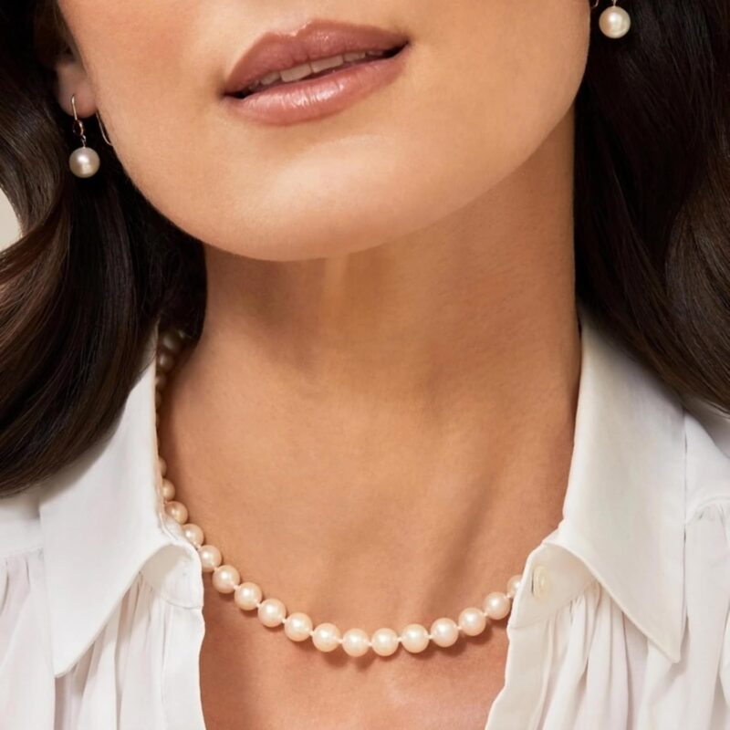 Radiant Elegance: A Review of The Pearl Source's AAA+ Pearl Necklace