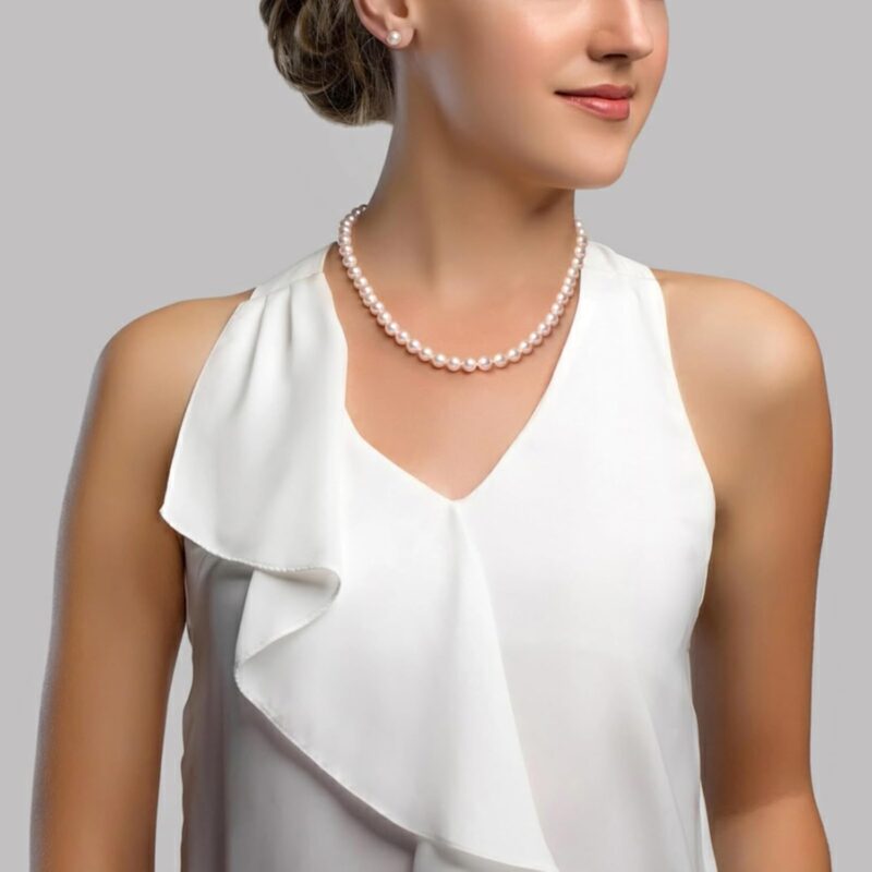 Radiant Elegance: A Review of The Pearl Source's AAA+ Pearl Necklace